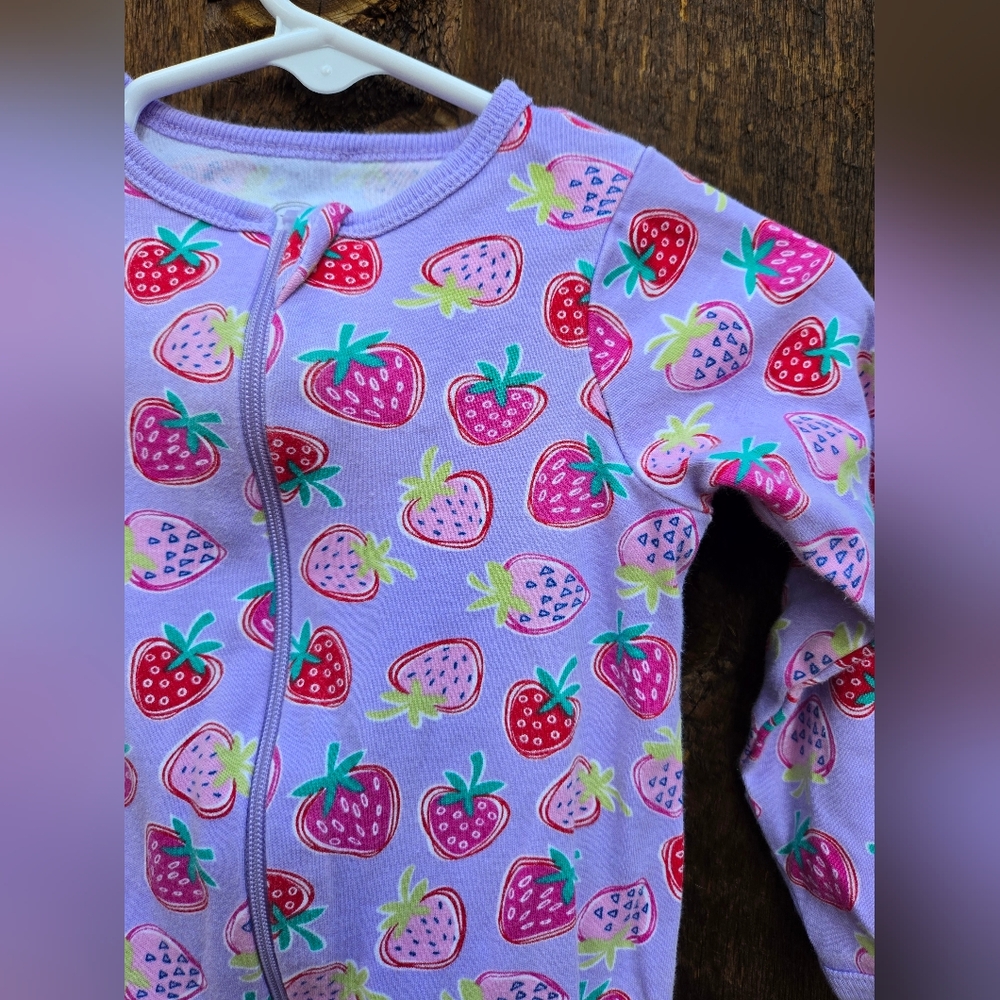 Strawberry Sleeper - Picture 2 of 4